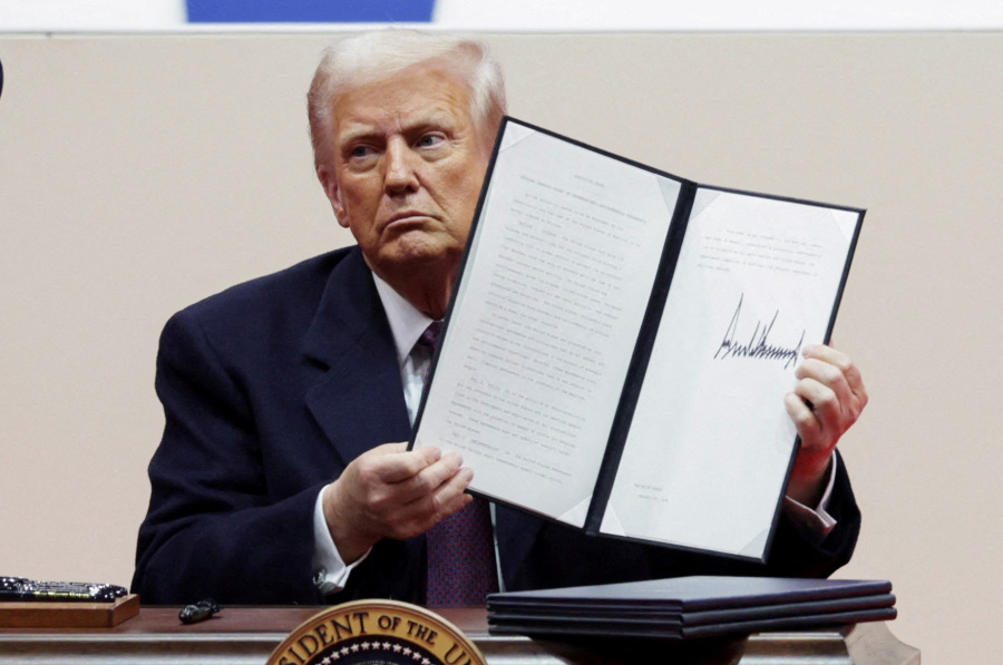 Trump revokes Biden executive order on addressing AI risks