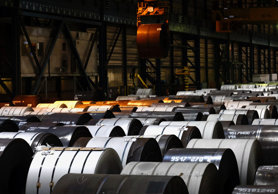EU plans to cut steel import quotas, hike tariffs to 50