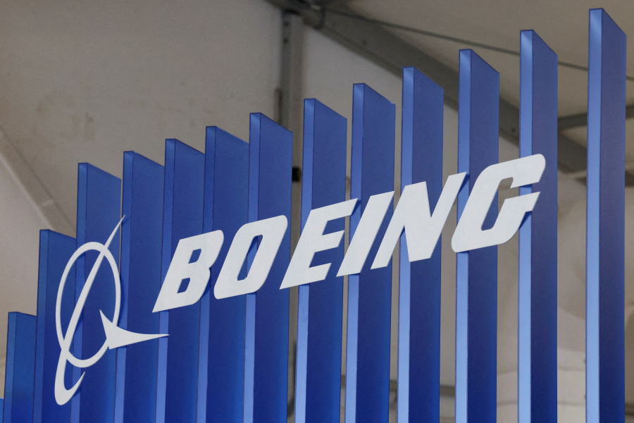 Trump threatens export controls on Boeing parts in response to China