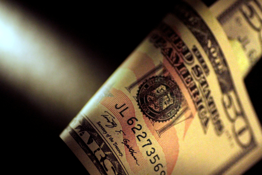 US budget deficit falls $41 billion to $1.775 trillion in fiscal 2025