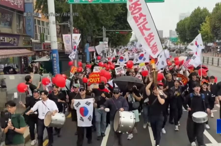 Seoul Erupts in Anti-Communist Protests; Xi’s Flip-Flop Infuriates South Koreans