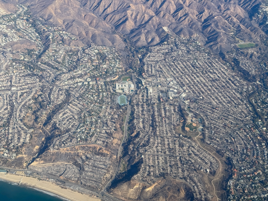 Man arrested as suspect in setting California s deadly Palisades Fire, official says