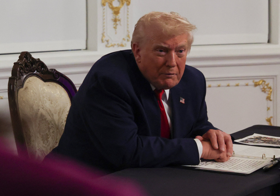 Trump confirms conversation with Venezuela s Maduro