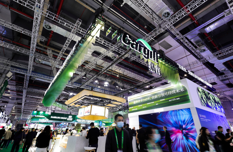 Chinese firm signs $5.2 billion of agricultural deals with traders including Cargill, LDC