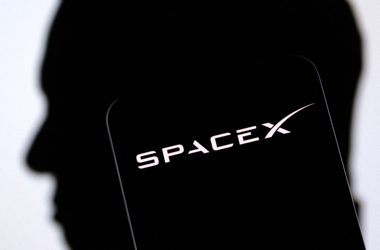 SpaceX insider share sale sets $800 billion valuation as it prepares to go public, Bloomberg News reports