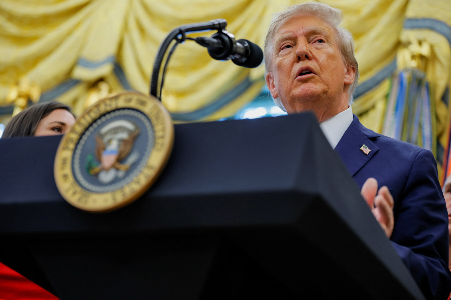 Trump affirms 2028 moon landing goal, cancels space council in executive order