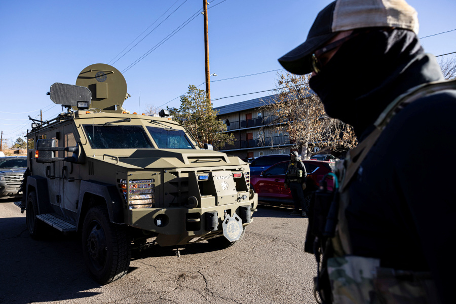 Immigration raids target alleged Venezuelan gang members in Aurora, Colorado