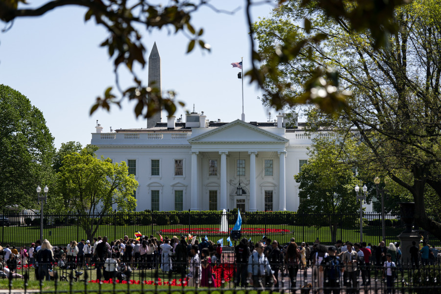 Trump turns to US Supreme Court to pursue government restructuring