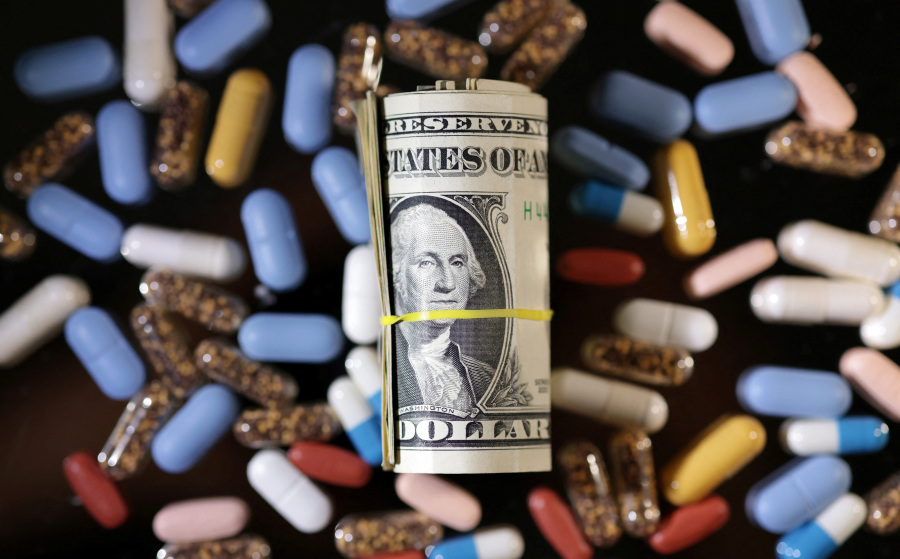 Trump to sign executive order on reducing prescription drug prices