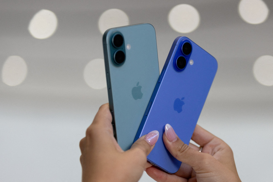 Apple considers raising iPhone prices, WSJ reports