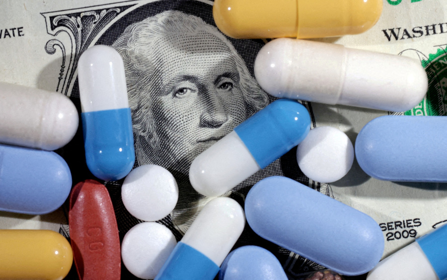 Trump to sign drug pricing executive order, promises 59 cut