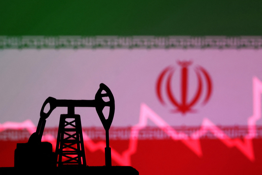 US imposes sanctions on companies it says sent Iranian oil to China