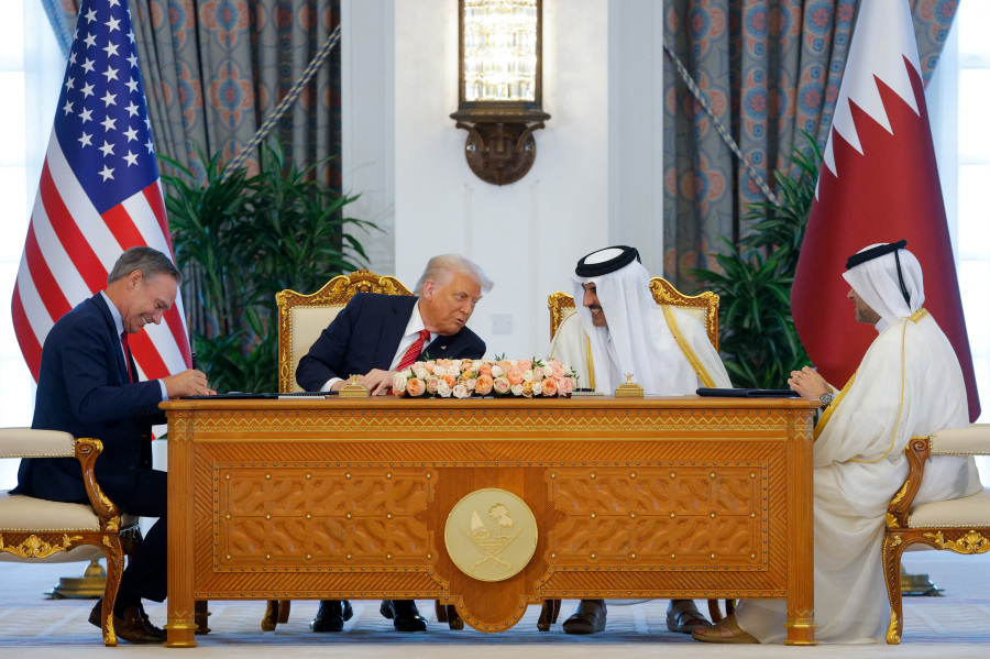 Qatar Airways signs deal for 160 Boeing jets during Trump visit