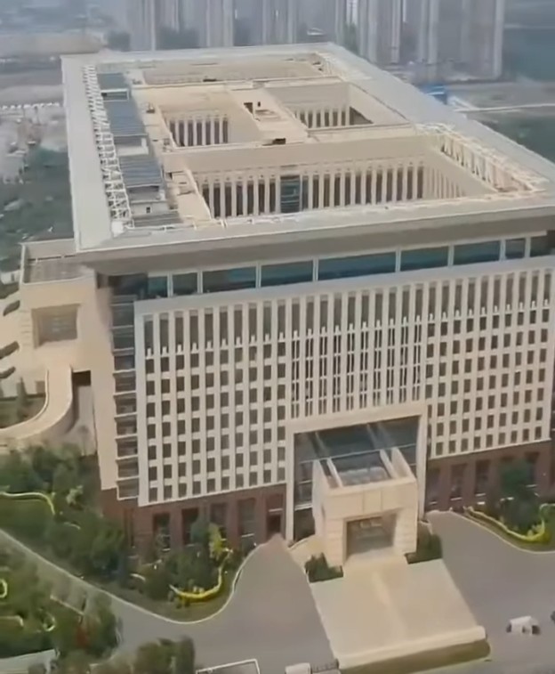 Tightening Belts for the People Xi Slaps His Own Face While Deceiving the Public