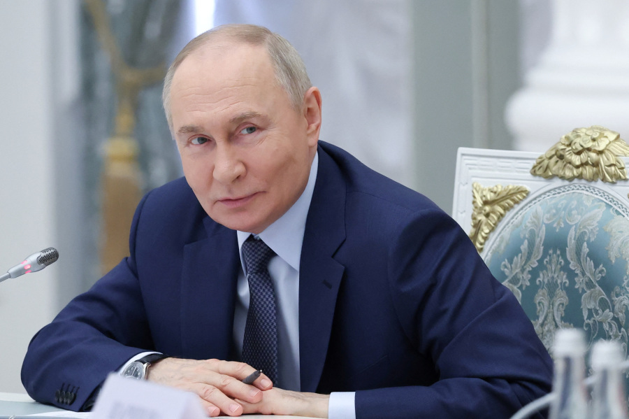 Trump says Putin is  playing with fire  as Russia makes gains in Ukraine