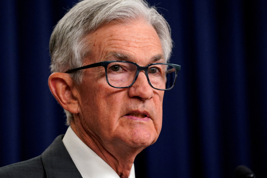 Trump summons Fed s Powell, tells him he s making a mistake on rates