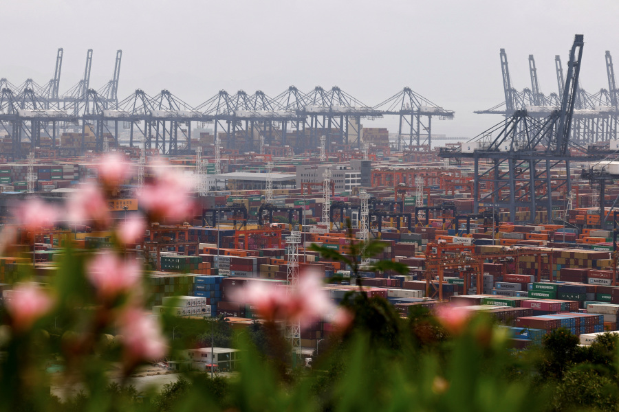 Trump says he wants a fair trade deal with China