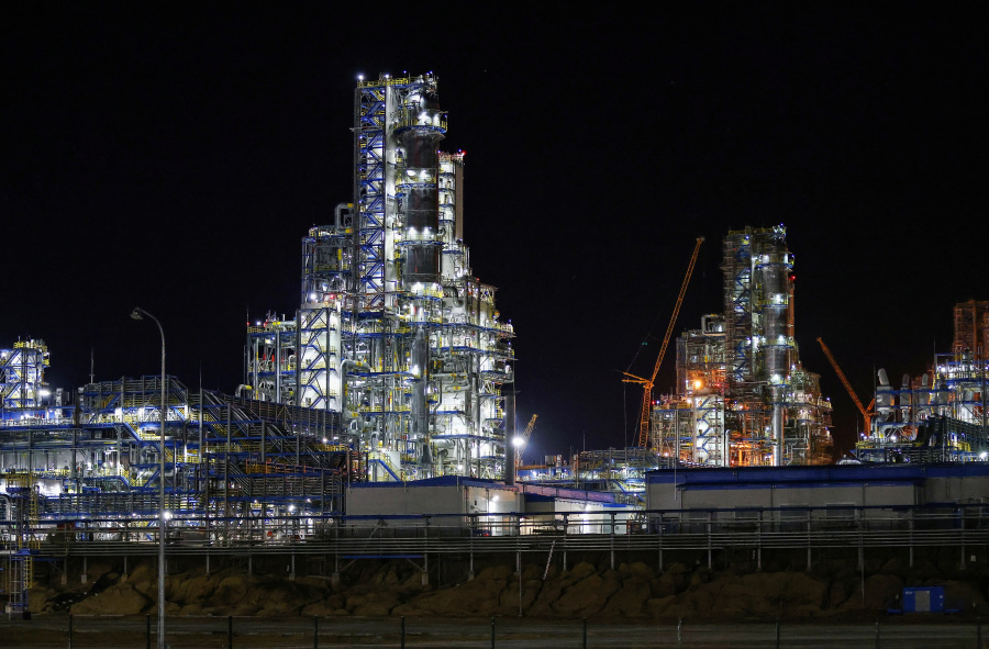 EU to propose end-2027 halt to all Russian gas imports
