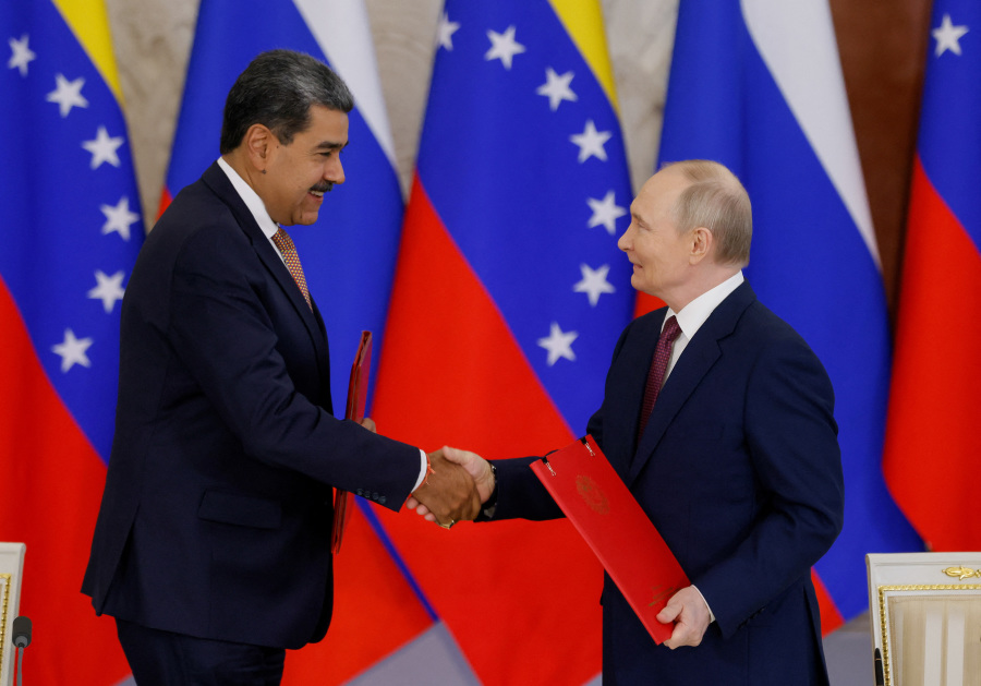 Putin and Maduro sign strategic partnership agreement