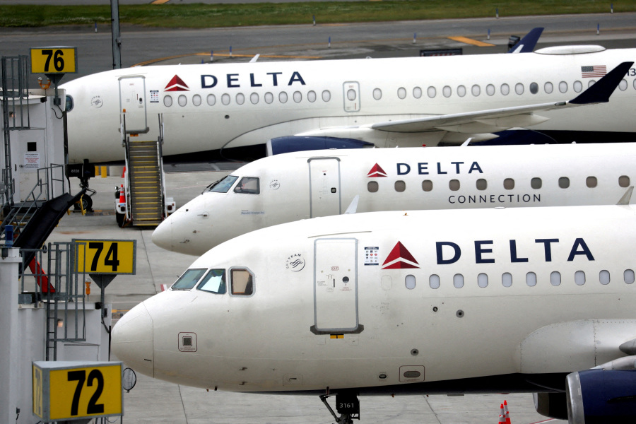 US airline CEOs to back Trump administration air traffic control reform plan
