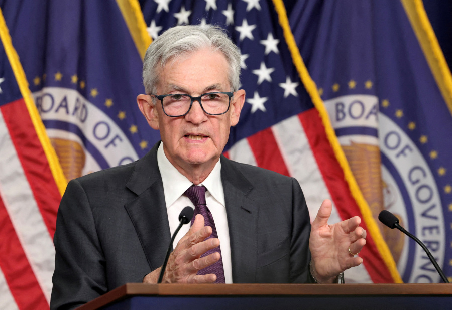 Trump renews criticism of Fed s Powell for not cutting rates