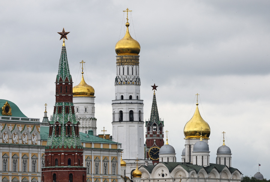 Russia is ready to mediate on Iran, and to accept Tehran s uranium, Kremlin says