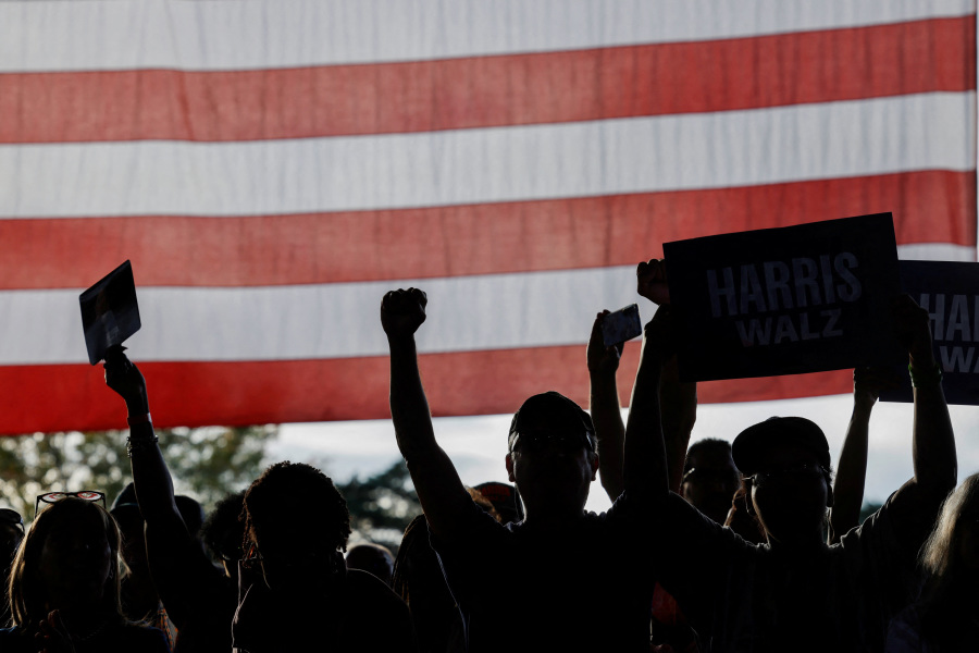 Democrats want new leaders, focus on pocketbook issues, ReutersIpsos poll finds