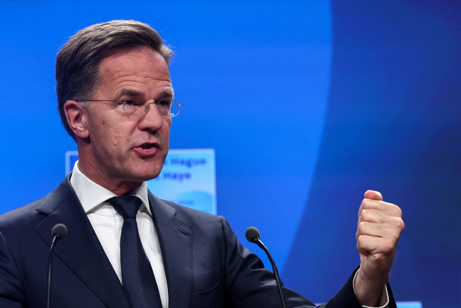 All NATO, including US,  totally committed  to keeping Ukraine in fight, Rutte says