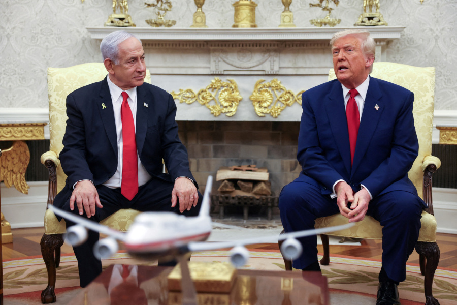 Trump slams Israel s prosecutors over Netanyahu corruption trial