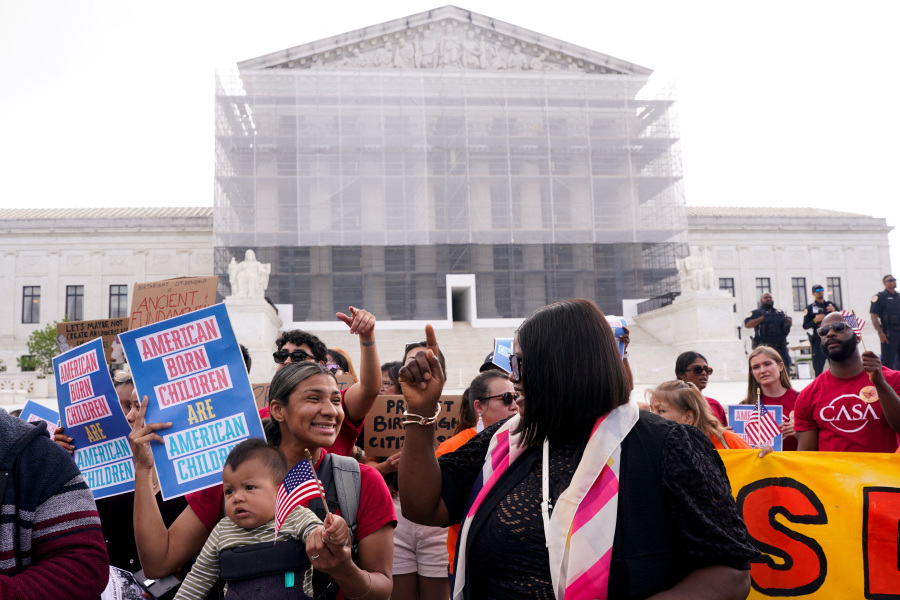 Judge blocks Trump s birthright citizenship order despite Supreme Court ruling