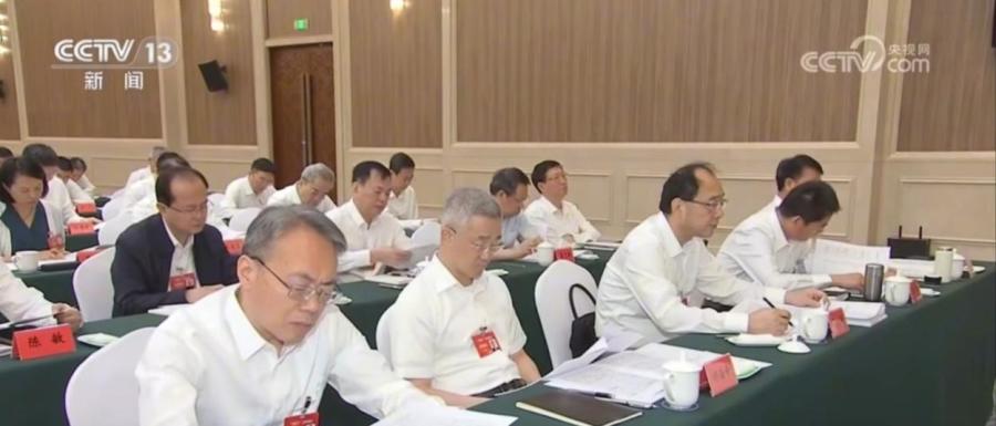 Is Hu Jintao Critically Ill Rumors Questioned as Hu Haifeng Appears in Xinjiang, Not at 301 Hospital