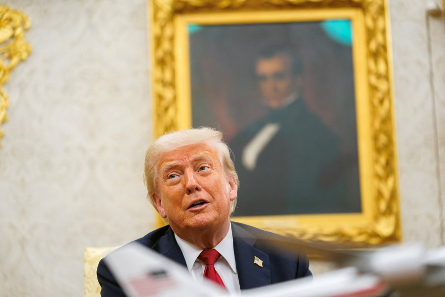 Trump announces weapons for Ukraine, warns Russia