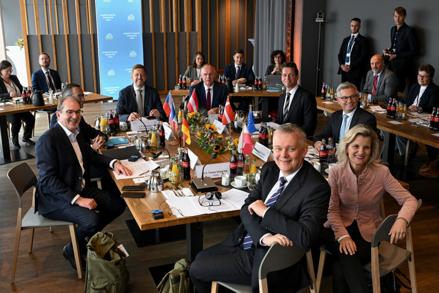 Germany and EU allies push for asylum crackdown and more deportations