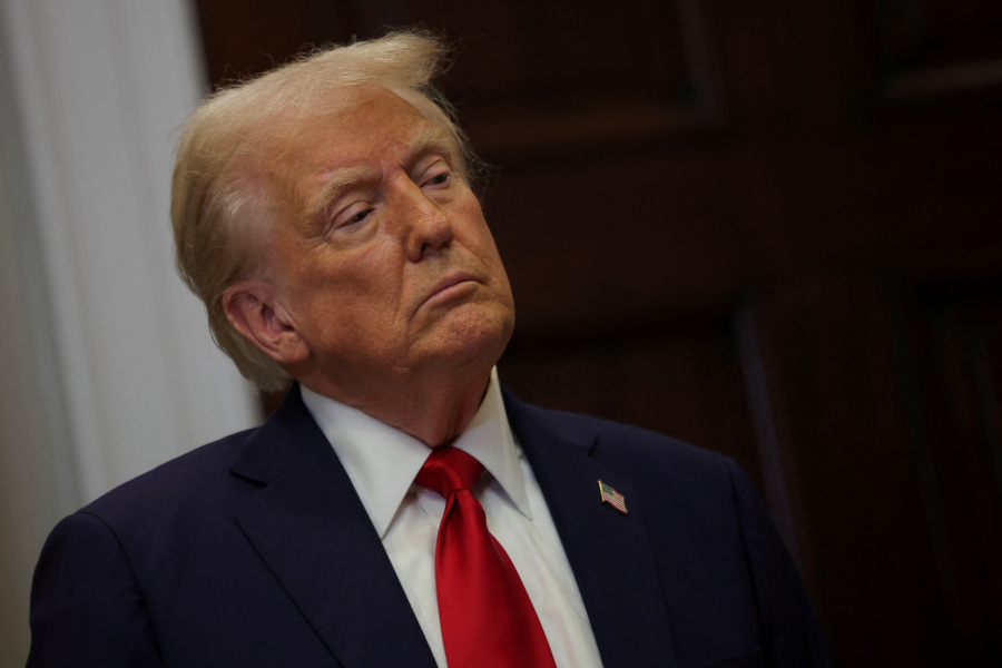 Trump to outline AI priorities amid tech battle with China