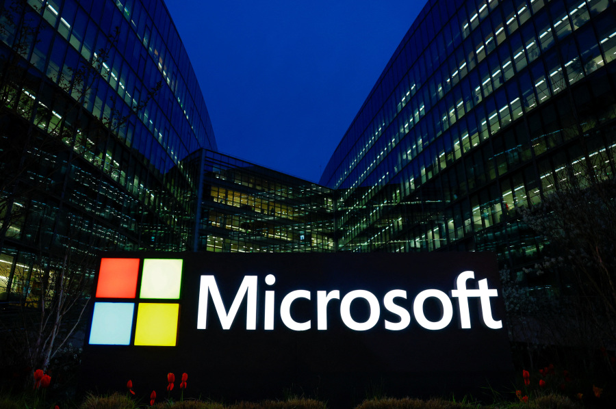 Microsoft server hack has now hit 400 victims, researchers say