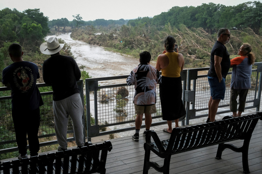 Texas search teams face more rain as death toll surpasses 80