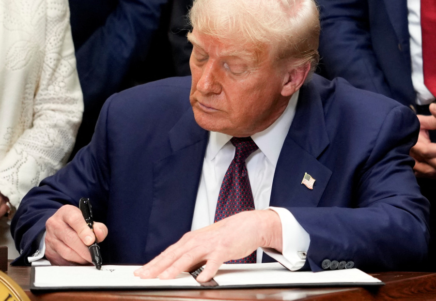 Trump signs order to ensure  resilient  supply chain for essential medicines in US