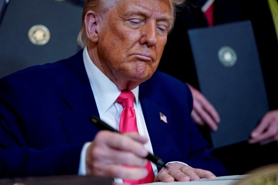 Trump s debanking order could create headaches for banks, sources say