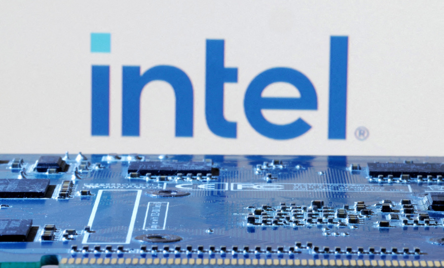 US weighs taking stake in Intel, Bloomberg News reports