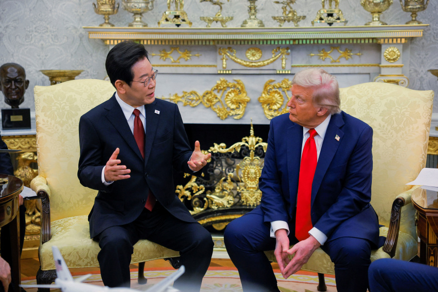 South Korean negotiators struggle to close gaps with US despite summit, tariff deal