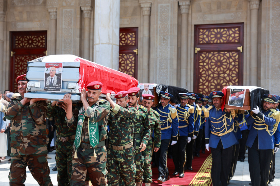 Thousands attend funeral of Houthi leaders killed by Israeli strike, vow revenge