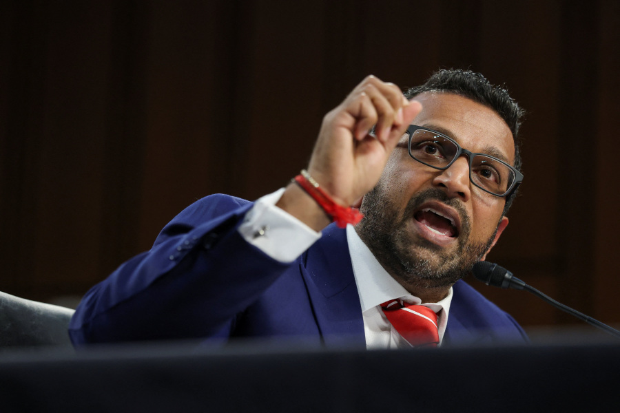 US FBI chief calls for  al Qaeda  treatment for traffickers, after second strike