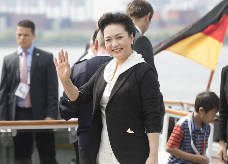 Does Peng Liyuan Still Have Her Former Glory