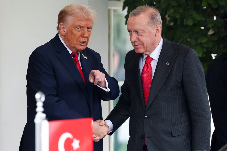At White House, Erdogan to seek deal with Trump on F-35s