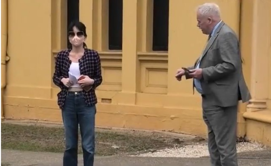 Yang Lanlan s Stand-in Makes a Surprising Appearance, Heading Straight to the Police Station to Flaunt and Deceive