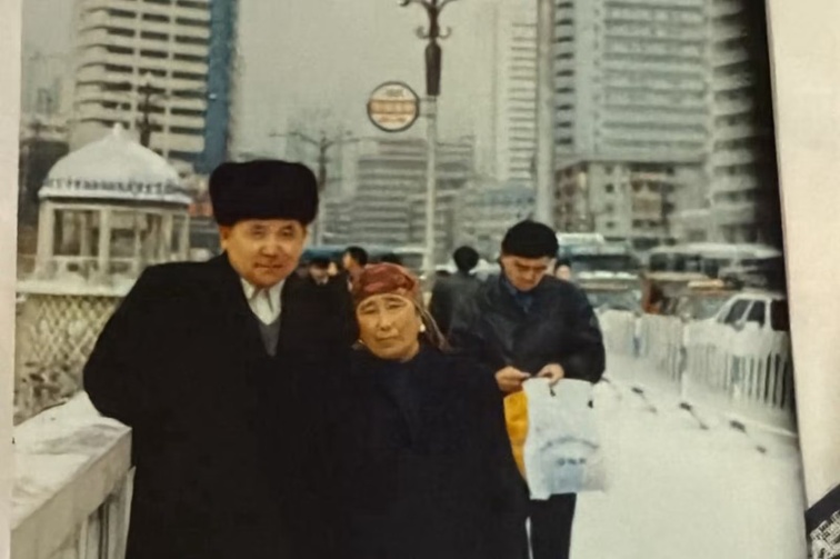 Xinjiang Imam Sentenced to 10 Years, Disabled Son Seeks Help from Prison