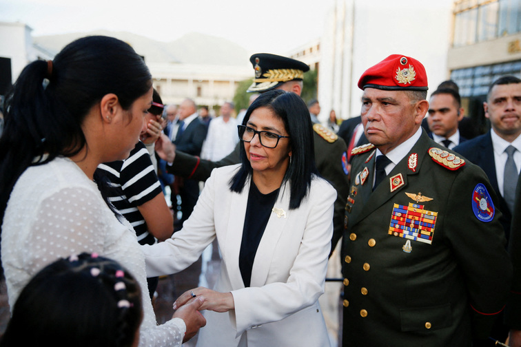 Venezuela acting president replaces long-time defense minister