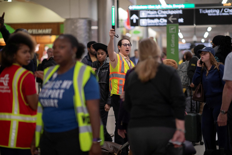 US warns it will run out of money to pay airport security workers in coming weeks