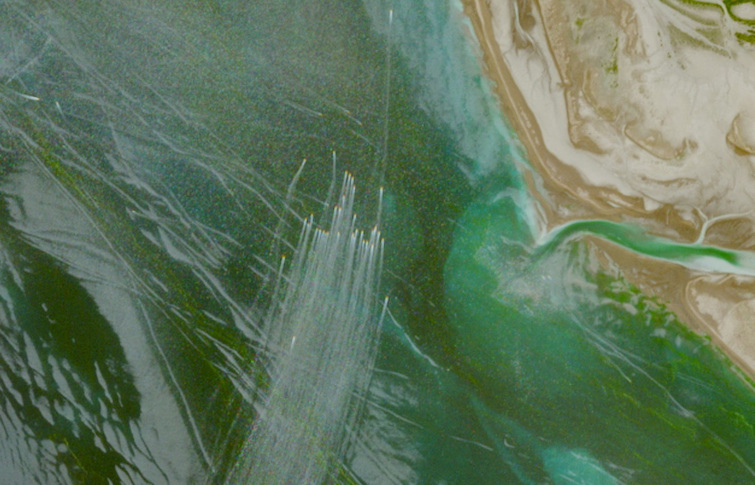 Iran fast-boat swarms add to Hormuz threats for shipping