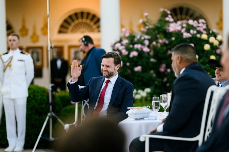 At White House briefing, Vance says Iran war won’t be  forever 